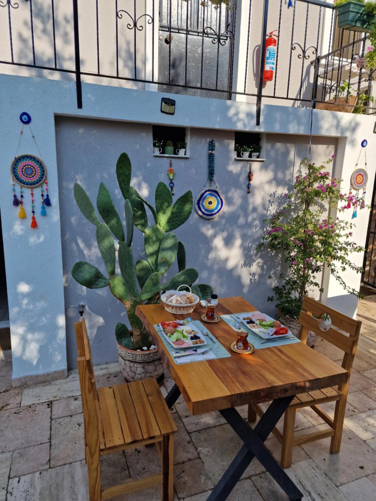 Ayvalı Otelia Pansiyon מראה חיצוני תמונה