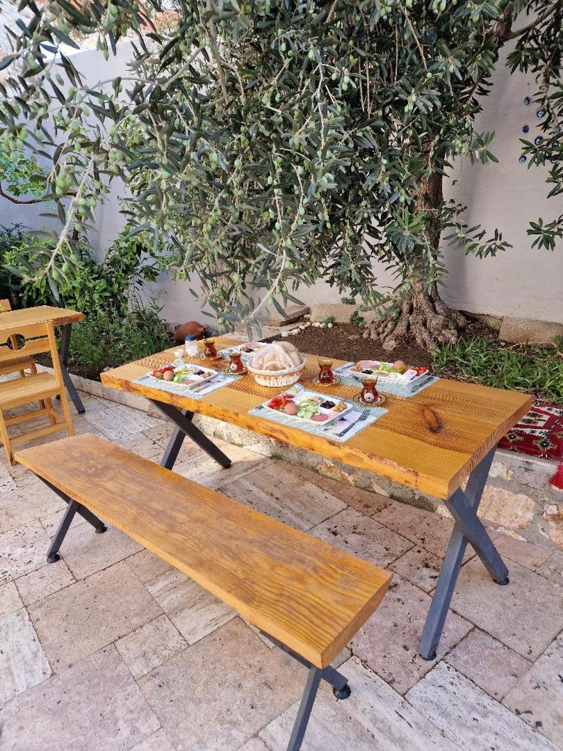 Ayvalı Otelia Pansiyon מראה חיצוני תמונה